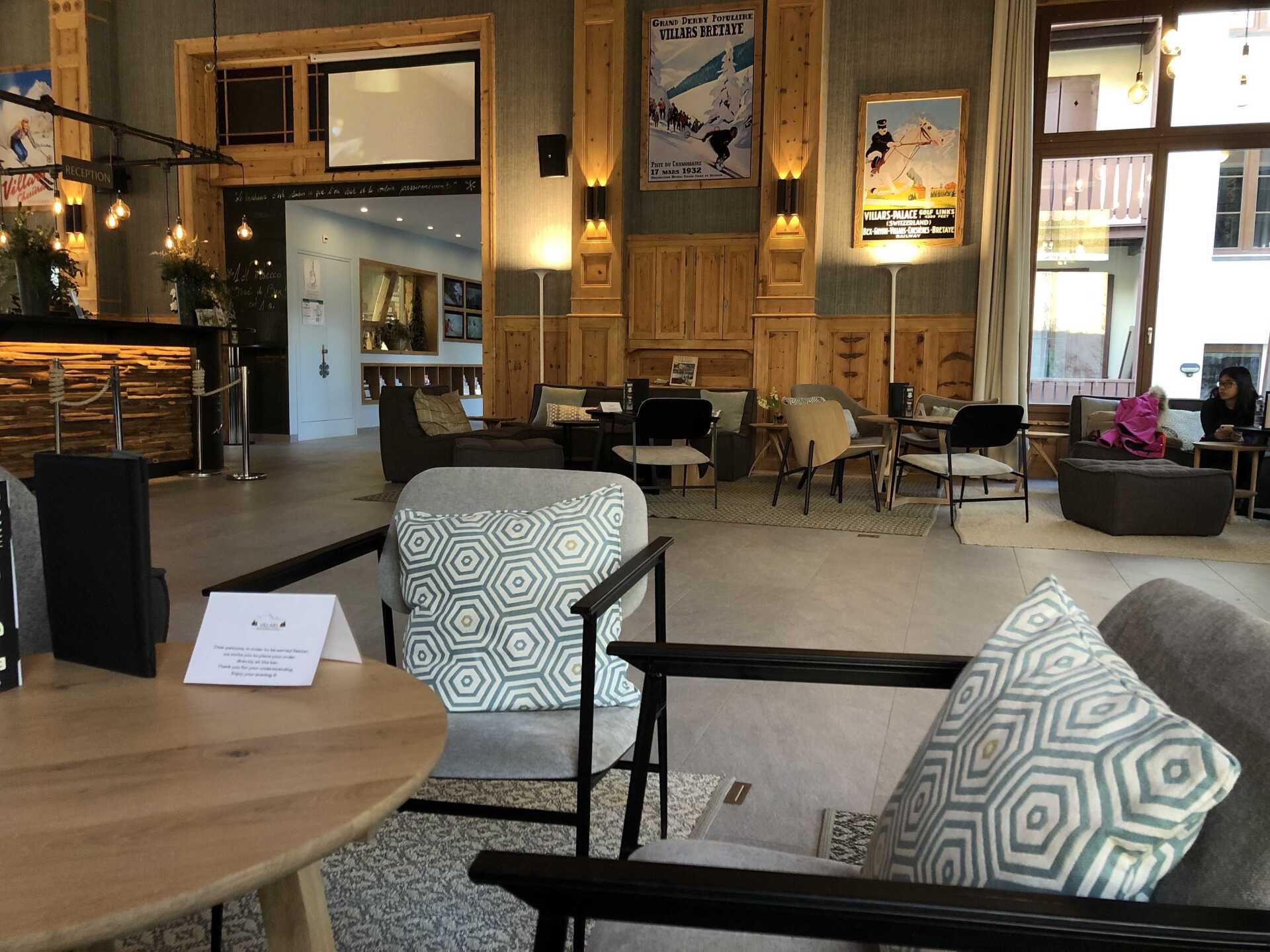 Mountain Lodge Villars décoration de lobby ars vivendi