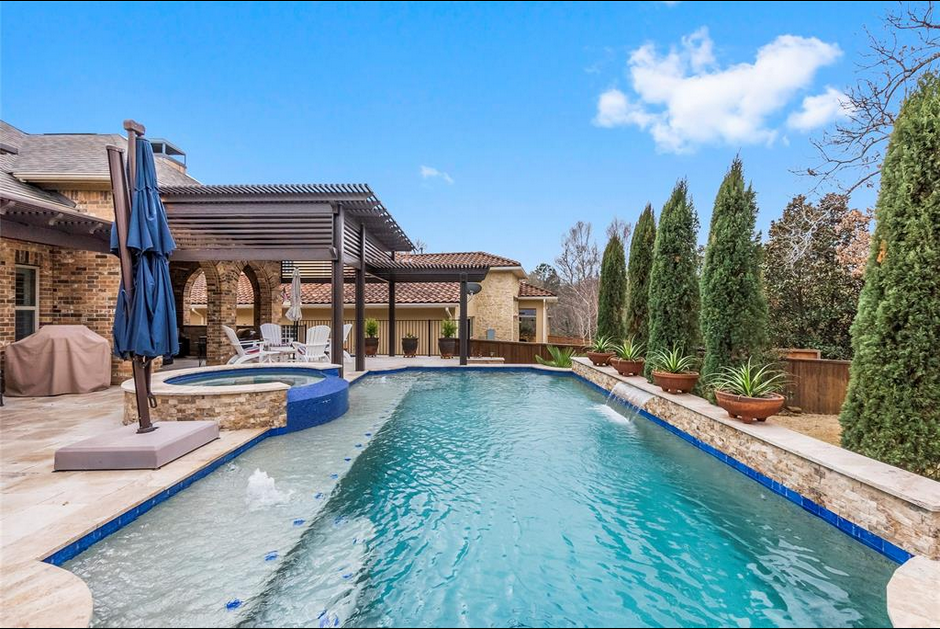Modern poolside pergola design Houston Texas