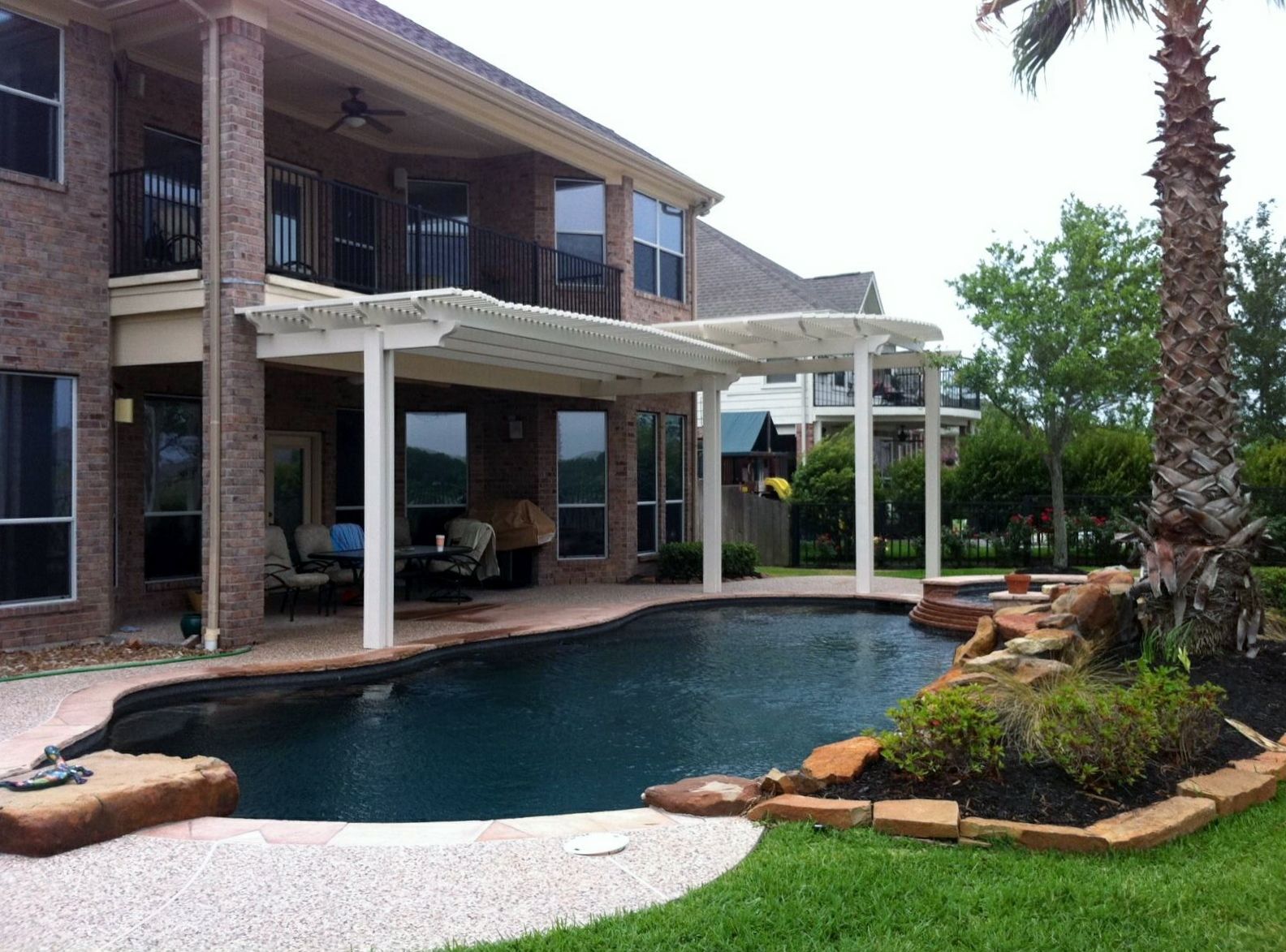 Poolside pergola in Conroe, TX