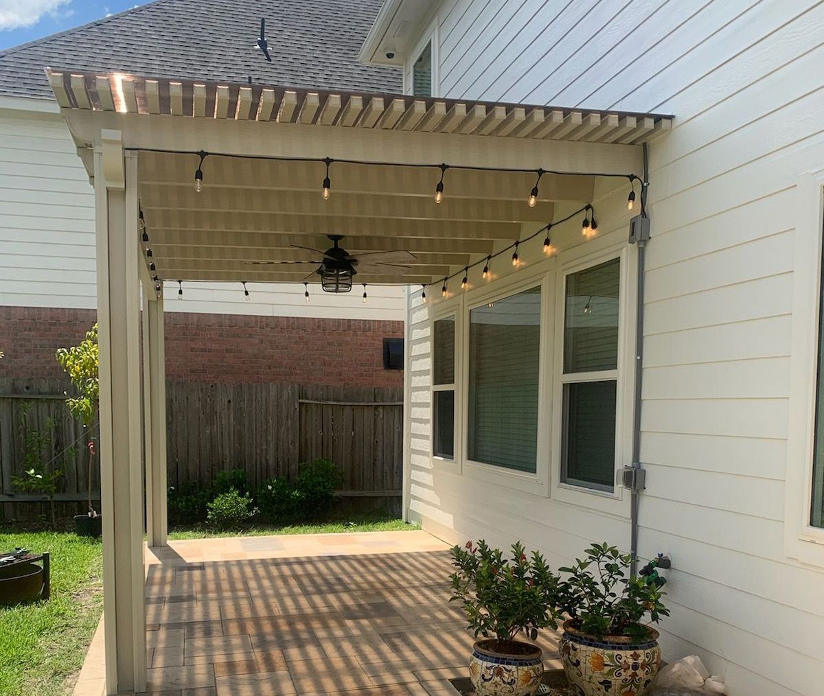 Custom white aluminum pergola builder Houston TX