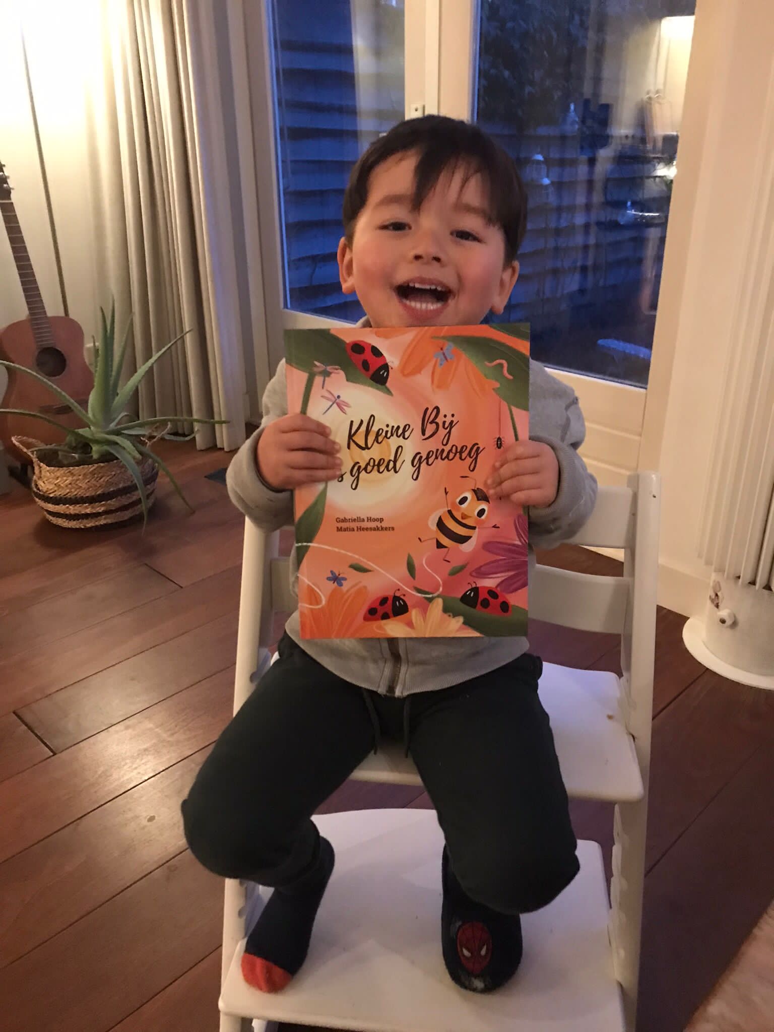 Kleine Bij is goed genoeg bestellen, boekenbestellen, boekenbestellen nl, www boekenbestellen nl