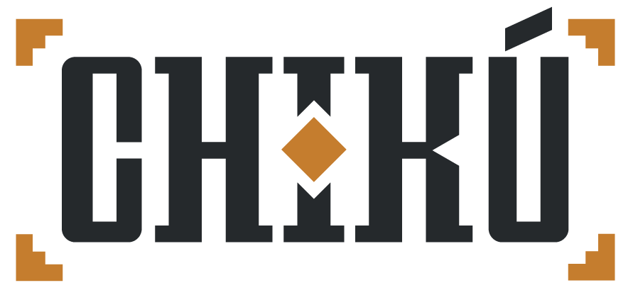 Logotipo M estilizado en negro con la palabra “Mijö” en texto negro en negrita sobre un fondo blanco.