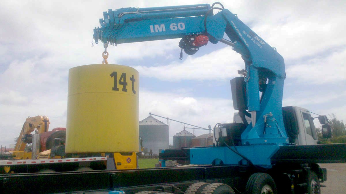 Carga de Equipamento Utilizando Dois Guindautos