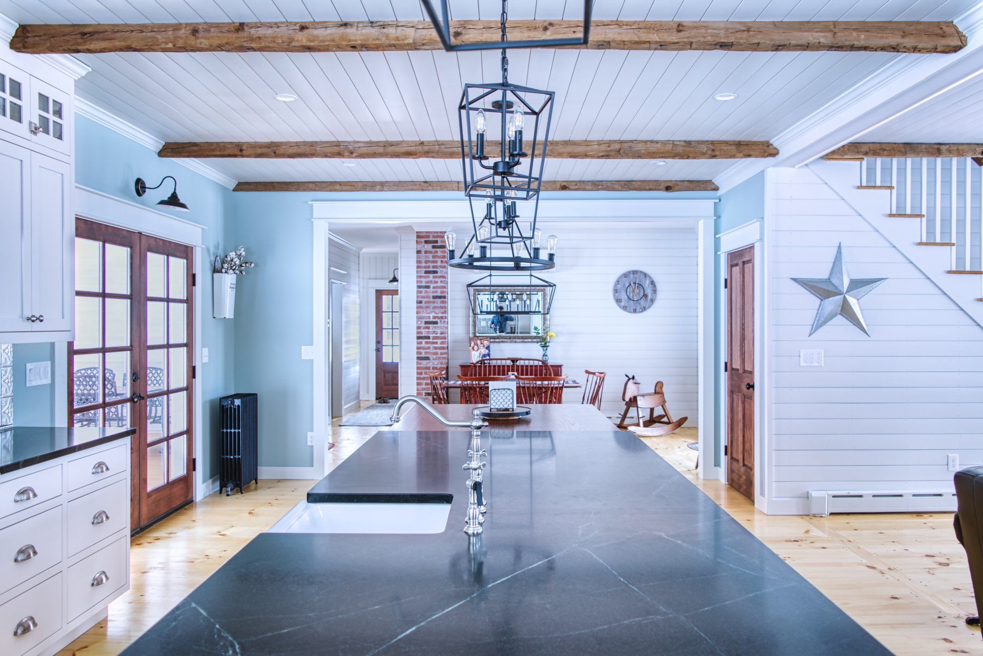 Bannon&Ferrari- big kitchen island