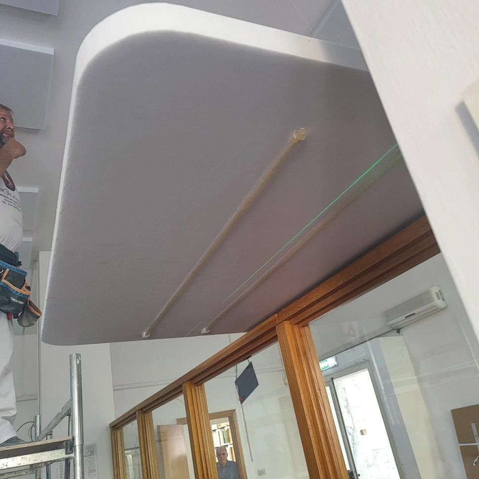 Laboratorio interno Innovacustica per analisi acustiche e verifica dei materiali