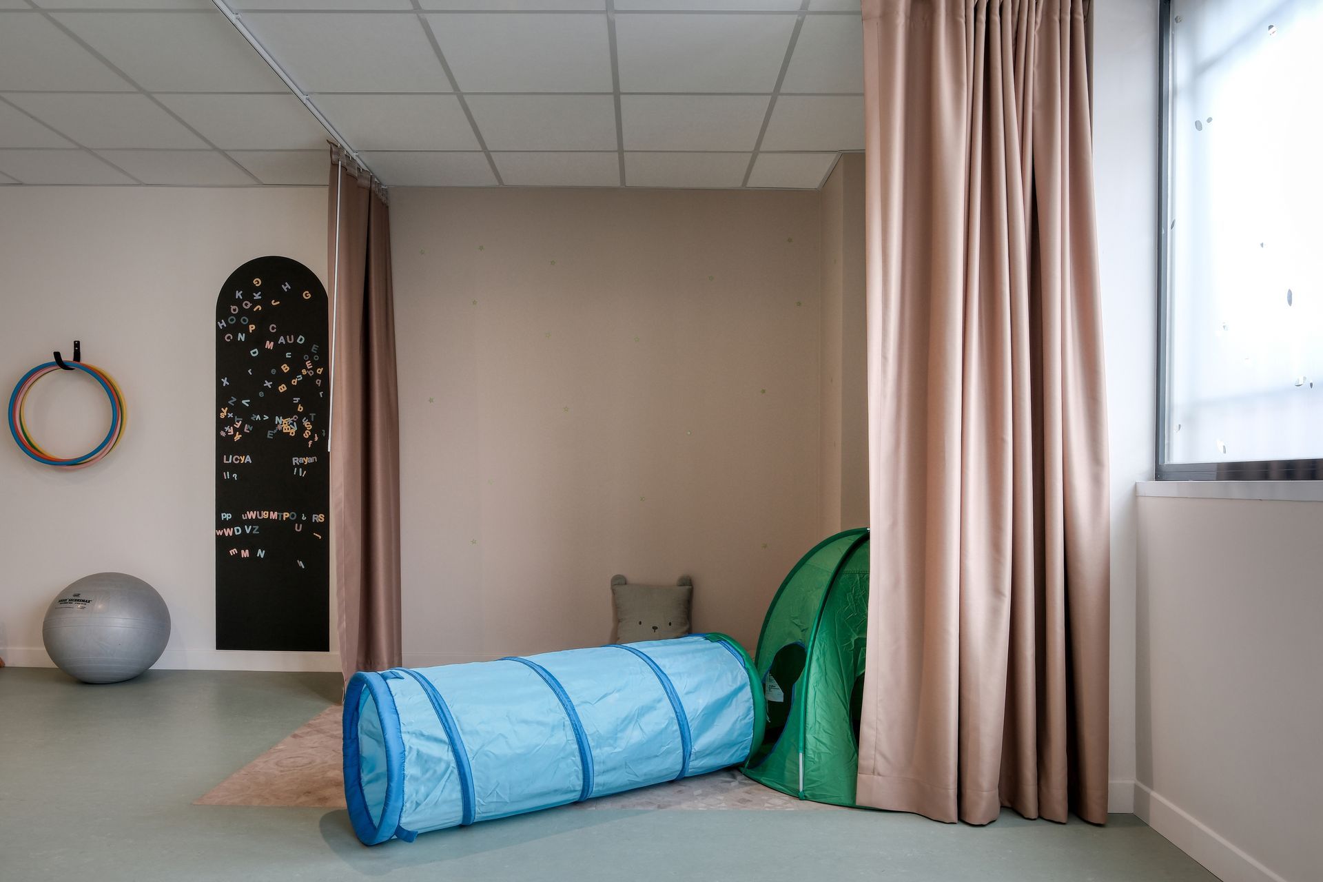 Rénovation d'un local pour association ERP enfants salle psychomotricité