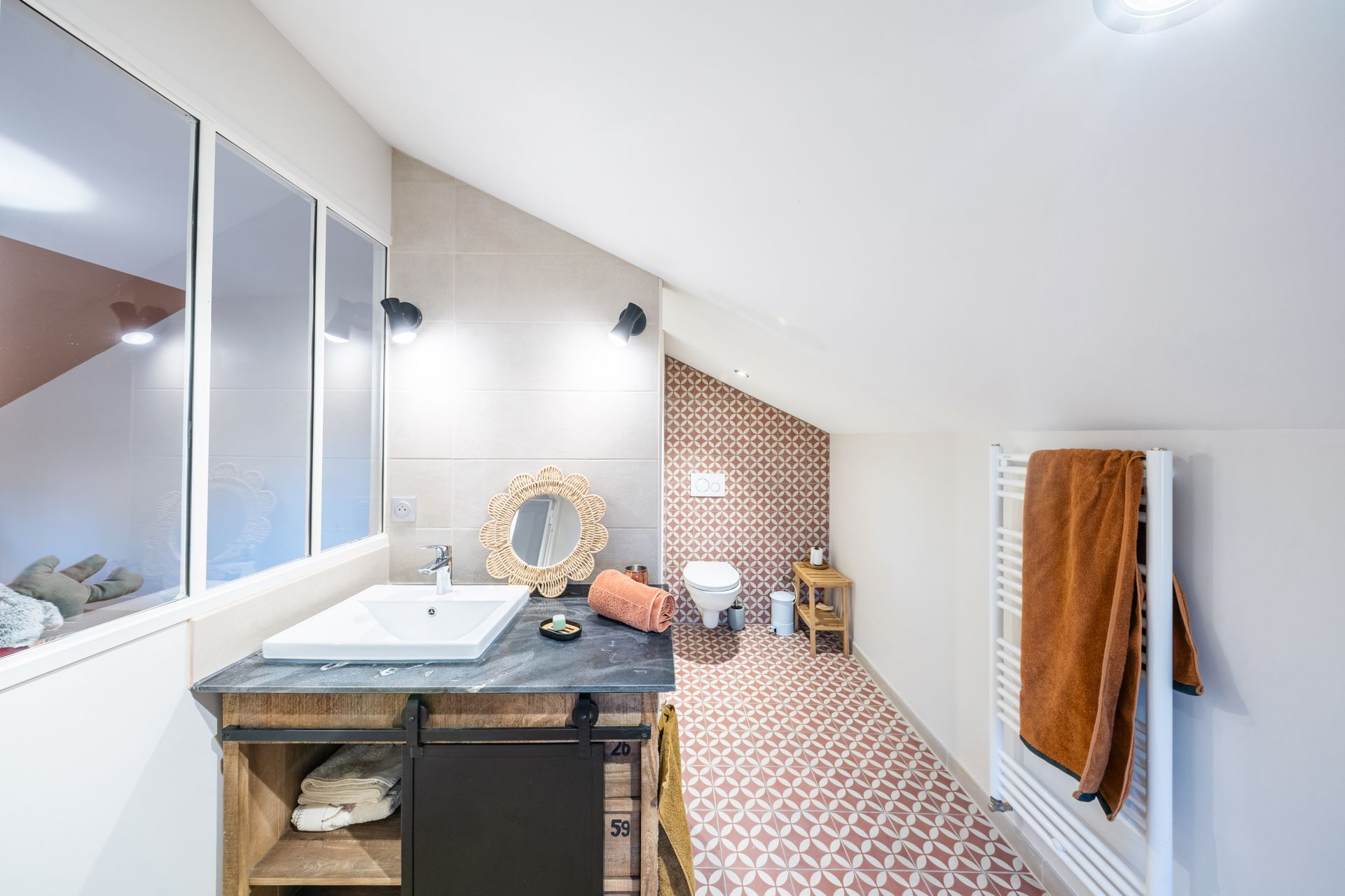 salle d'eau privative Gîte maison rénovée Clairefontaine