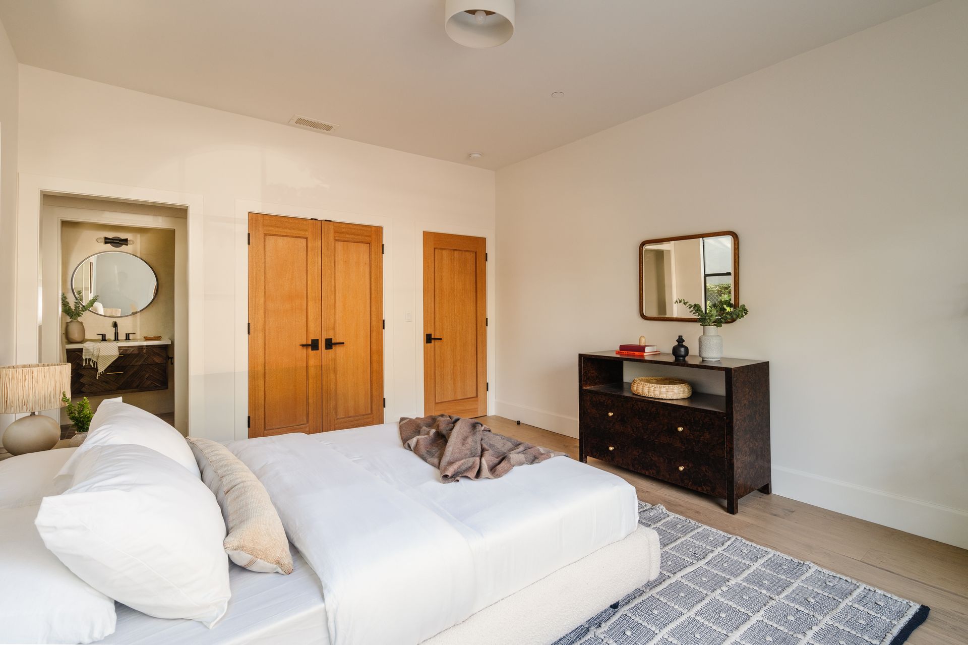 Larchmont Village bedroom