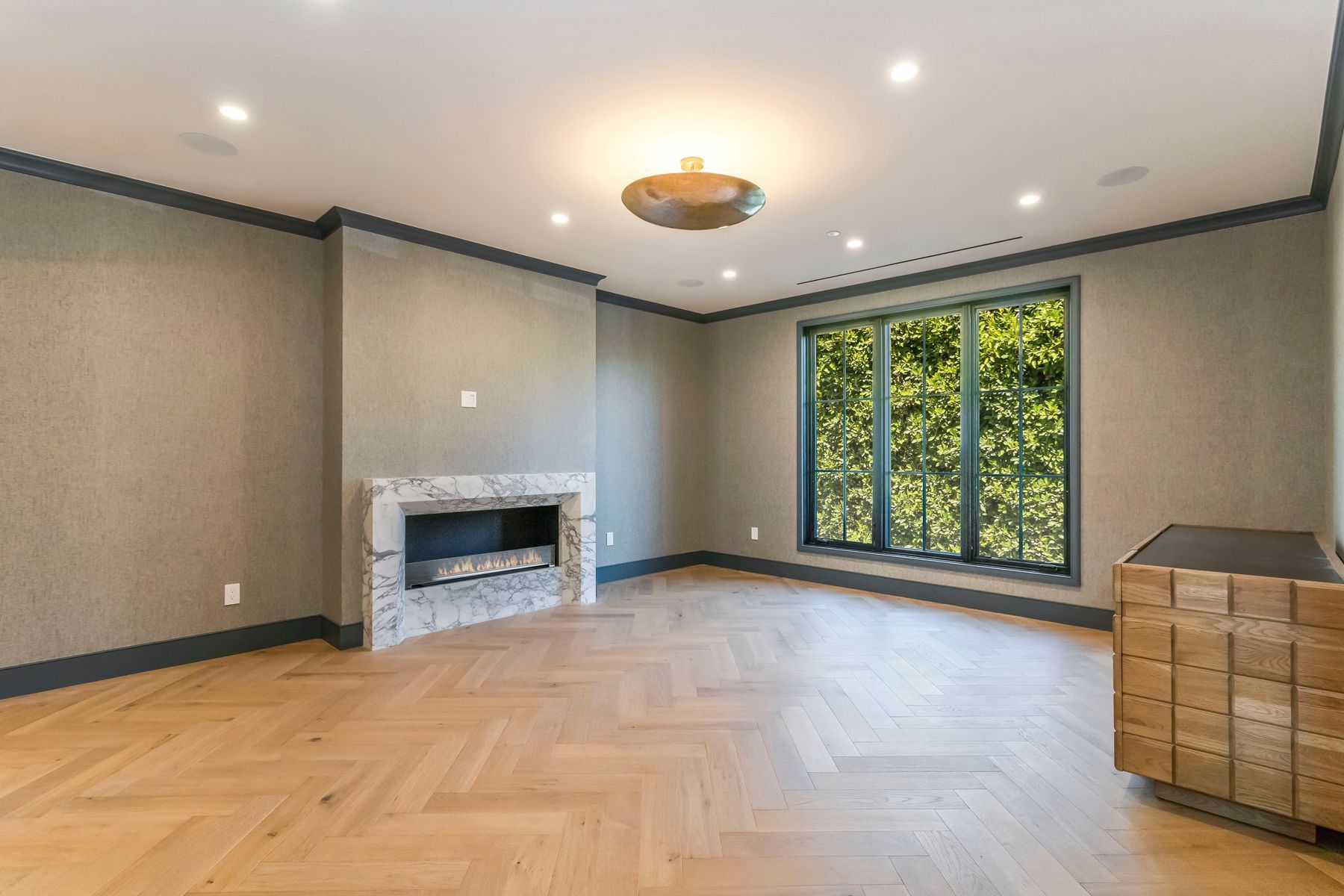 North Kenter avenue fireplace