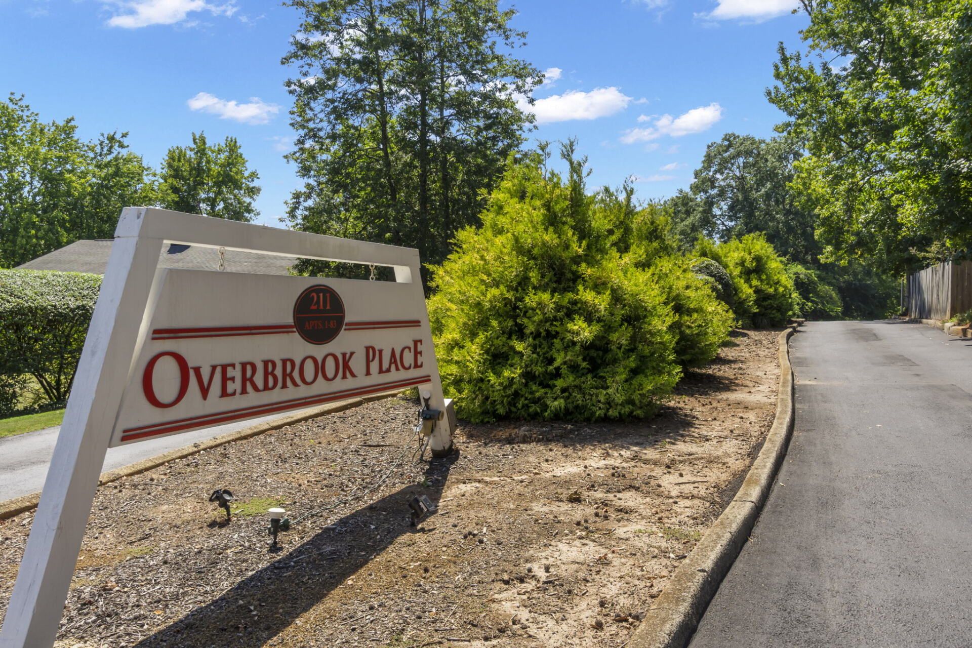 Apartments, Greenville, No Pets, No Smoking, 1 and 2 Bedroom, Laundry, 24 Hr Emergency Maintenance, Patio, Pool, Lockers