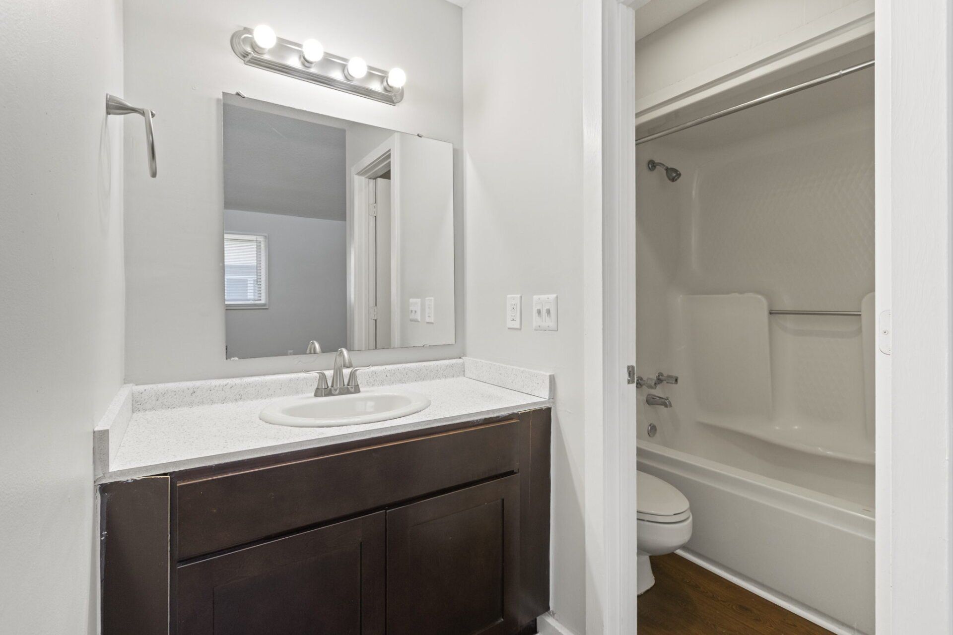 Townhomes, Greenville, Pet Friendly, 2 Bedroom, Washer Dryer Connect, 24 Hr Emergency Maintenance, Patio, En-Suite, Floorplan