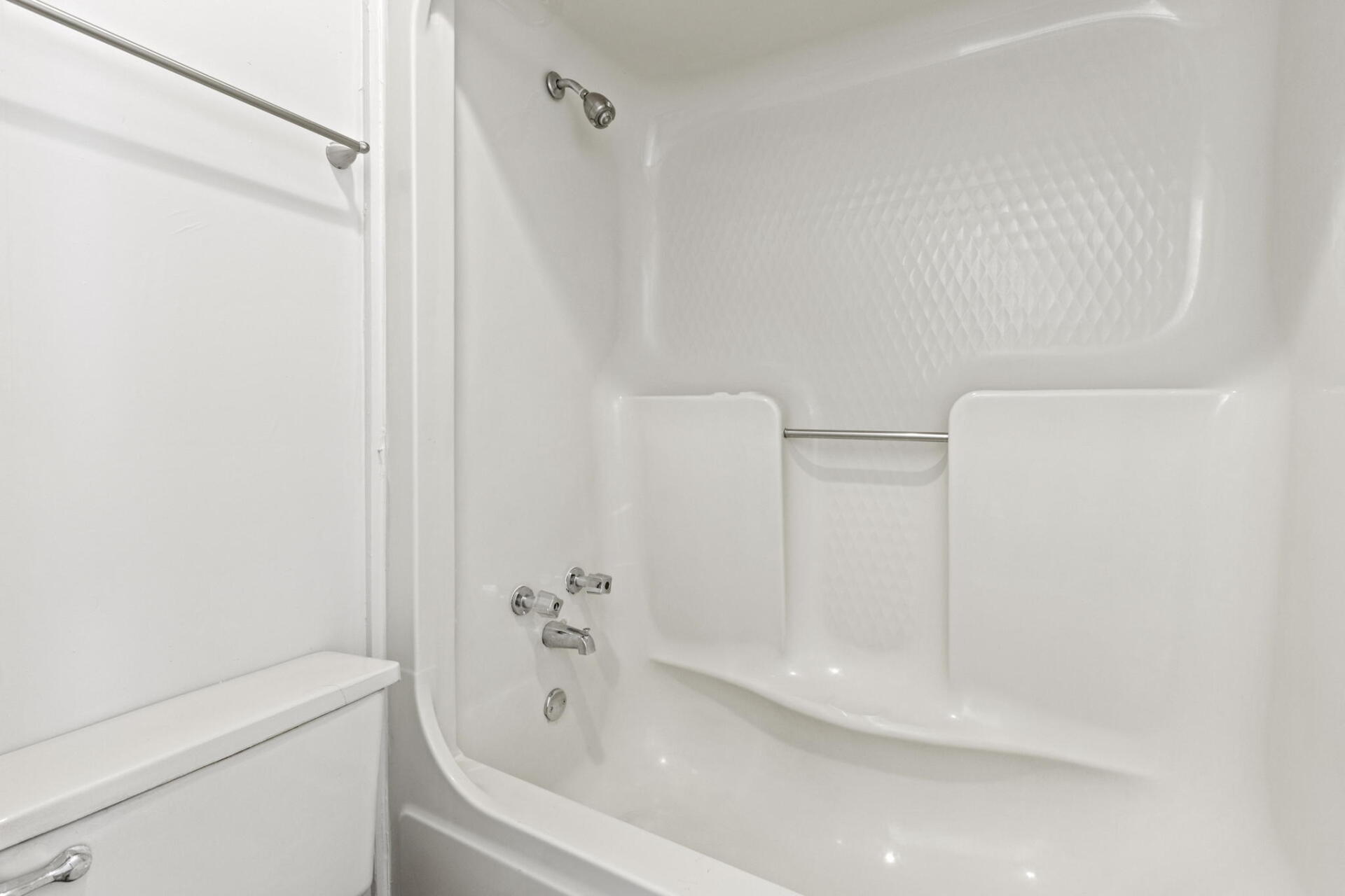Townhomes, Greenville, Pet Friendly, 2 Bedroom, Washer Dryer Connect, 24 Hr Emergency Maintenance, Patio, En-Suite, Floorplan