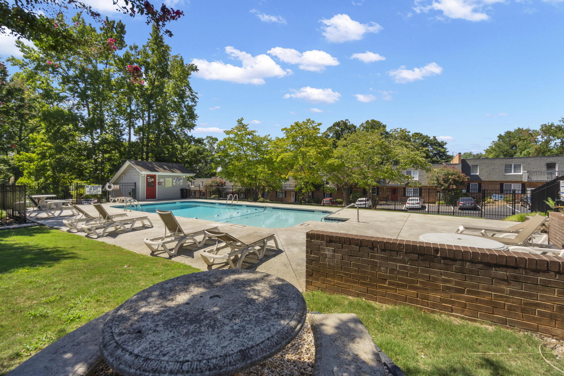 Apartments, Greenville, No Pets, No Smoking, 1 and 2 Bedroom, Laundry, 24 Hr Emergency Maintenance, Patio, Pool, Lockers