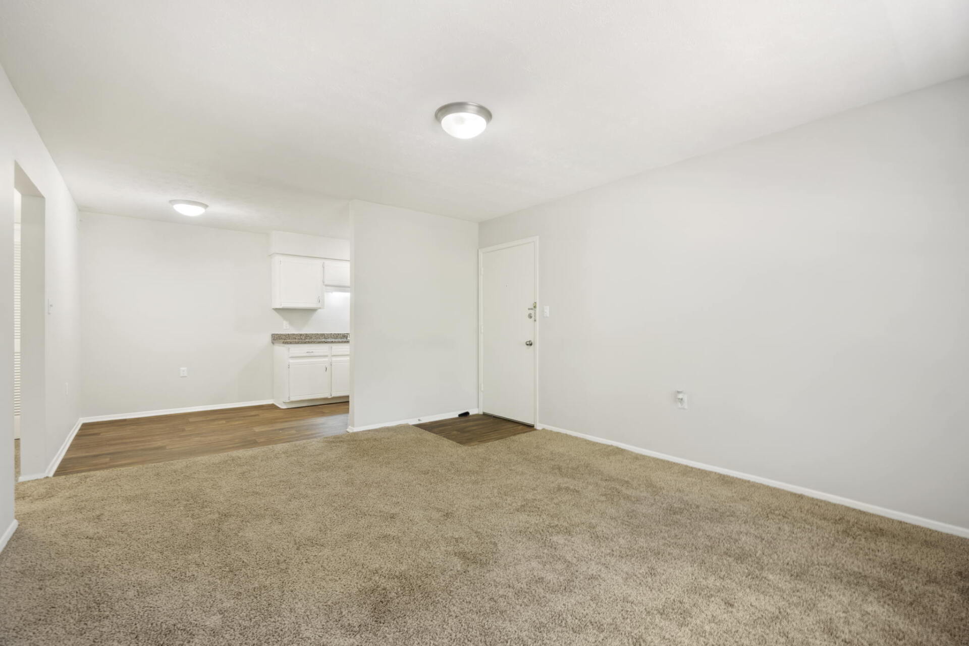 Apartments, Greenville, No Pets, No Smoking, 1 and 2 Bedroom, Laundry, 24 Hr Emergency Maintenance, Patio, Pool, Lockers