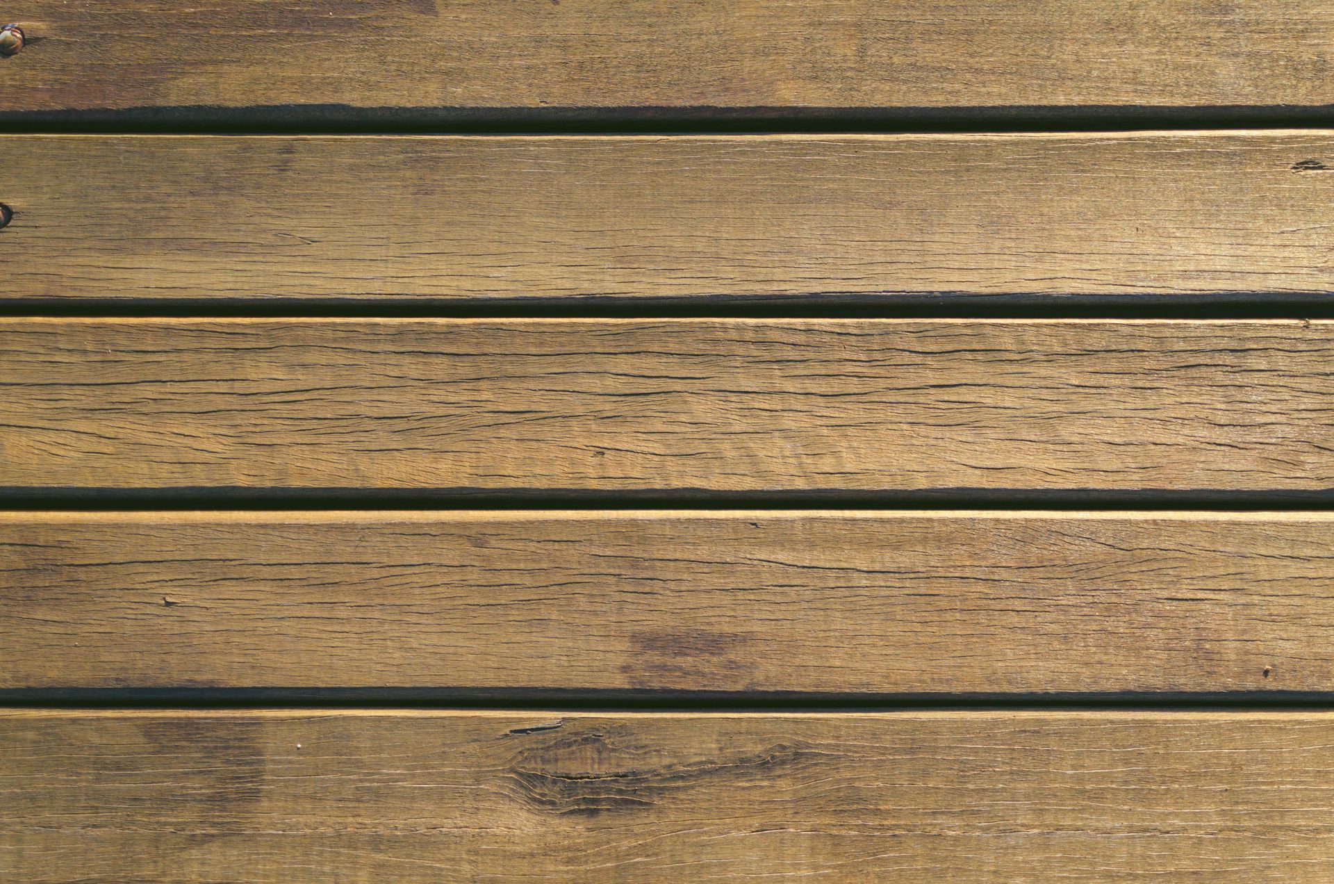 What is The Best Decking Material?: Wood vs. Composite
