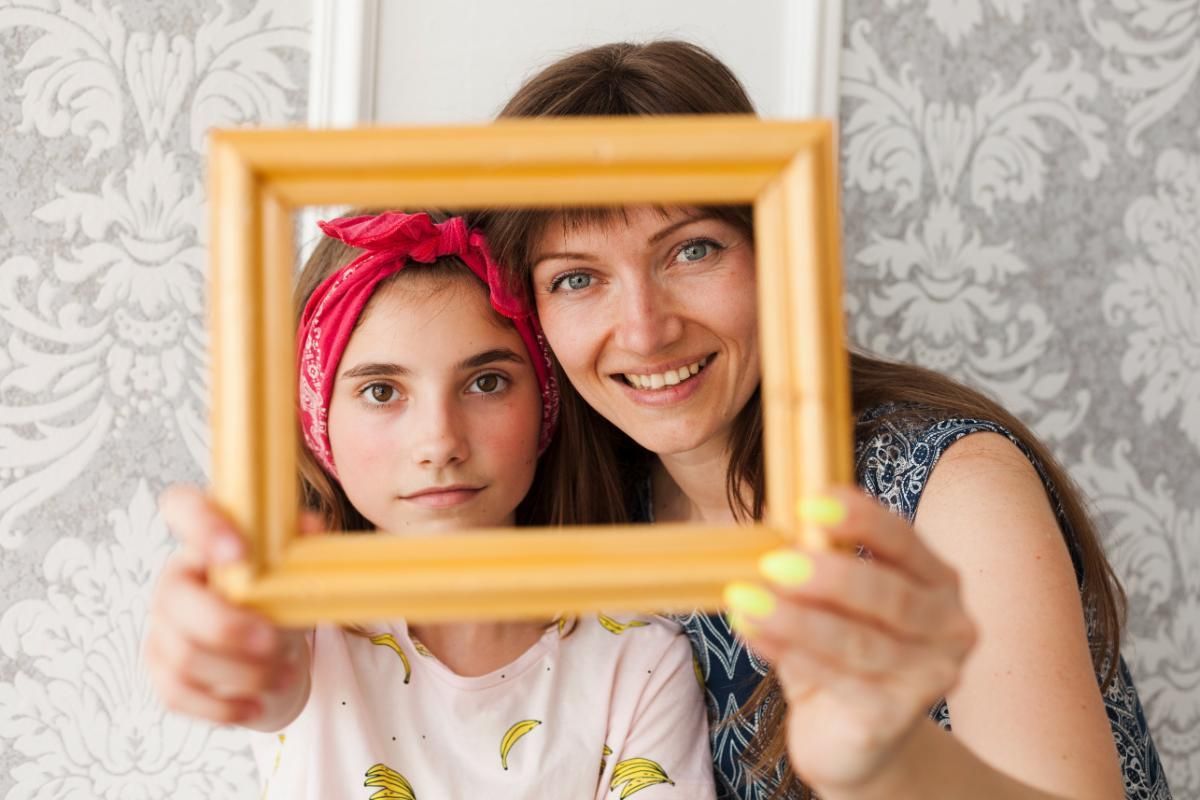 Benefits of Making Your Own DIY Photo Booth Frame