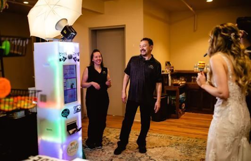 Selecting the Right Photo Booth Provider