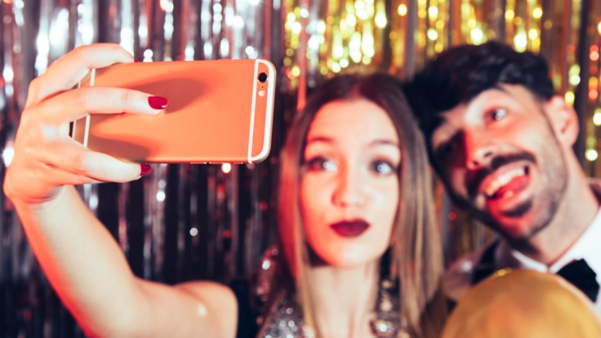 What Is a Selfie Photo Booth?