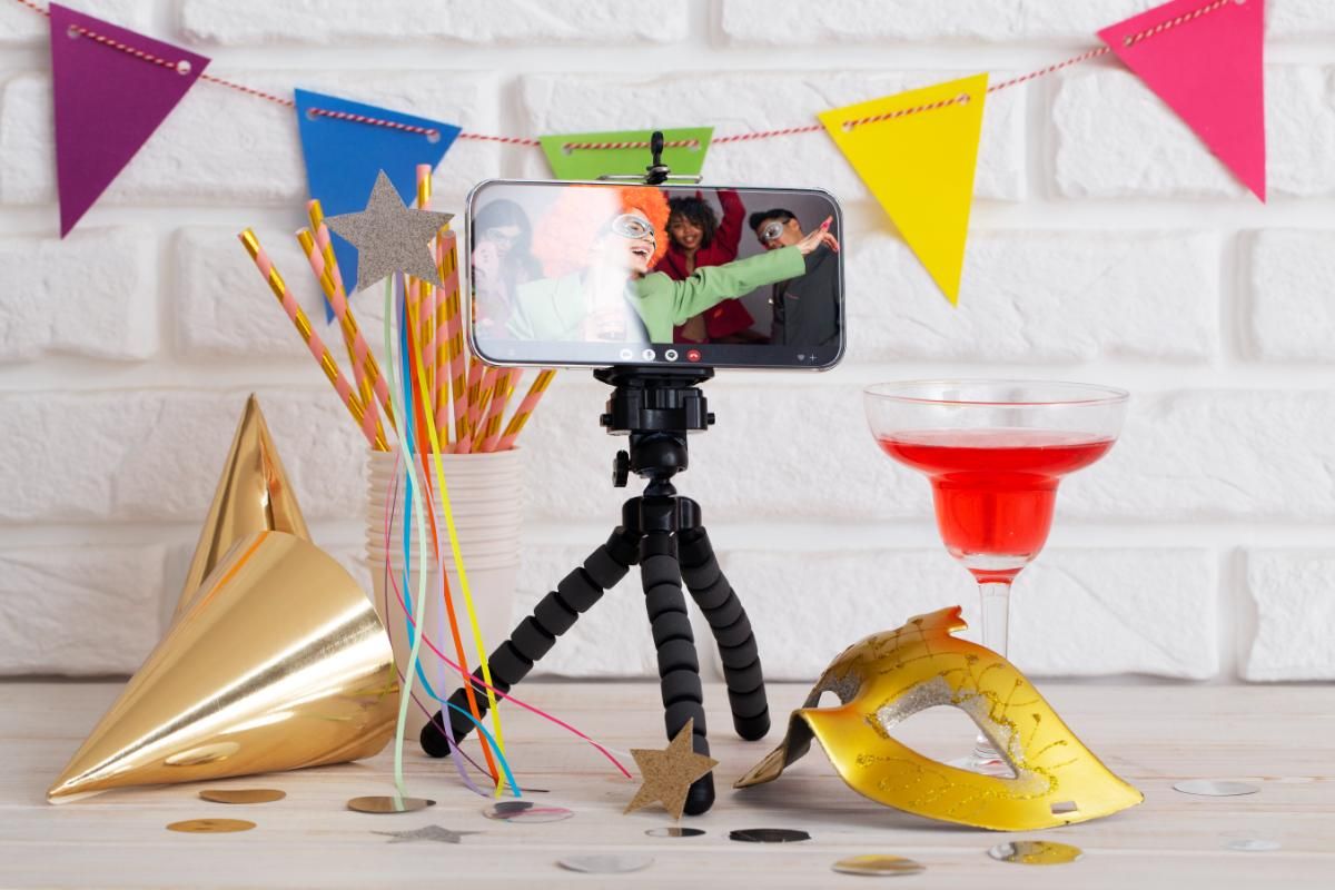 History and Evolution of Photo Booths: From Classic to High-Tech