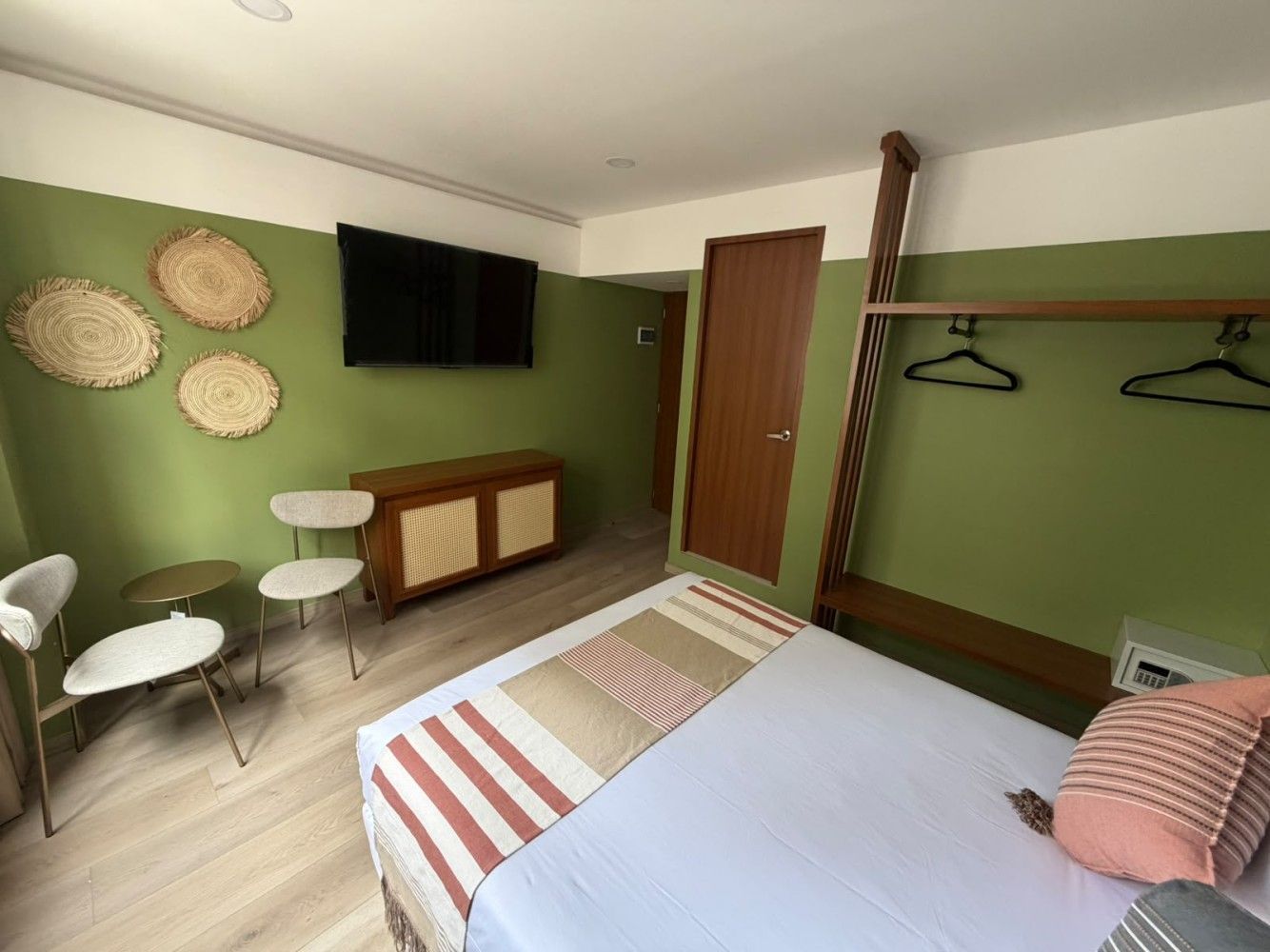 Suite con Cama Queen y Balcón a FM