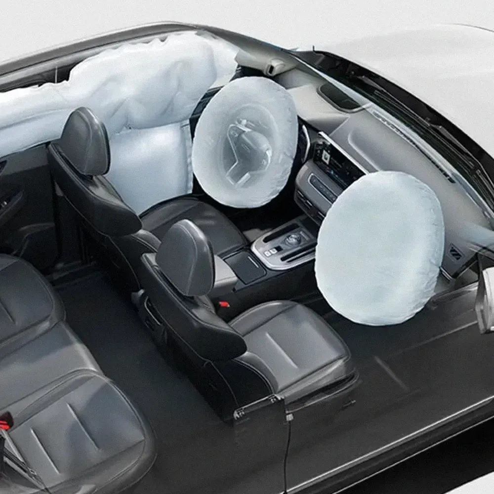 Interior de GWM HAVAL Jolion Luxury con pantalla táctil y techo panorámico