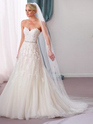 Bridal Veils, Headpieces and Bridal Jewelry at Fifi's Bridal Elmhurst