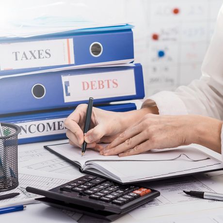 Person Accounting Incomes and Expenses – Whittier, CA – EM Bookkeeping and Tax Service