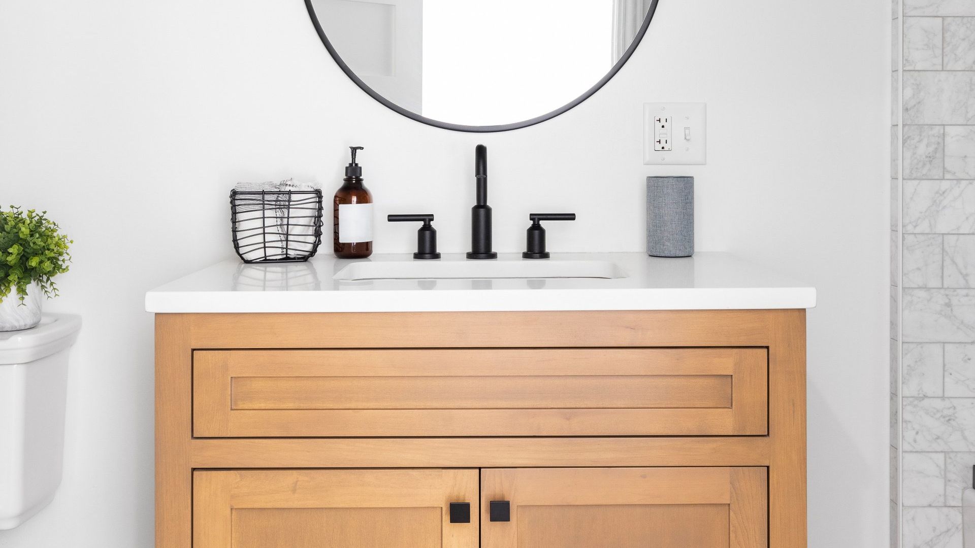 tips for hiring a licensed bathroom remodeler