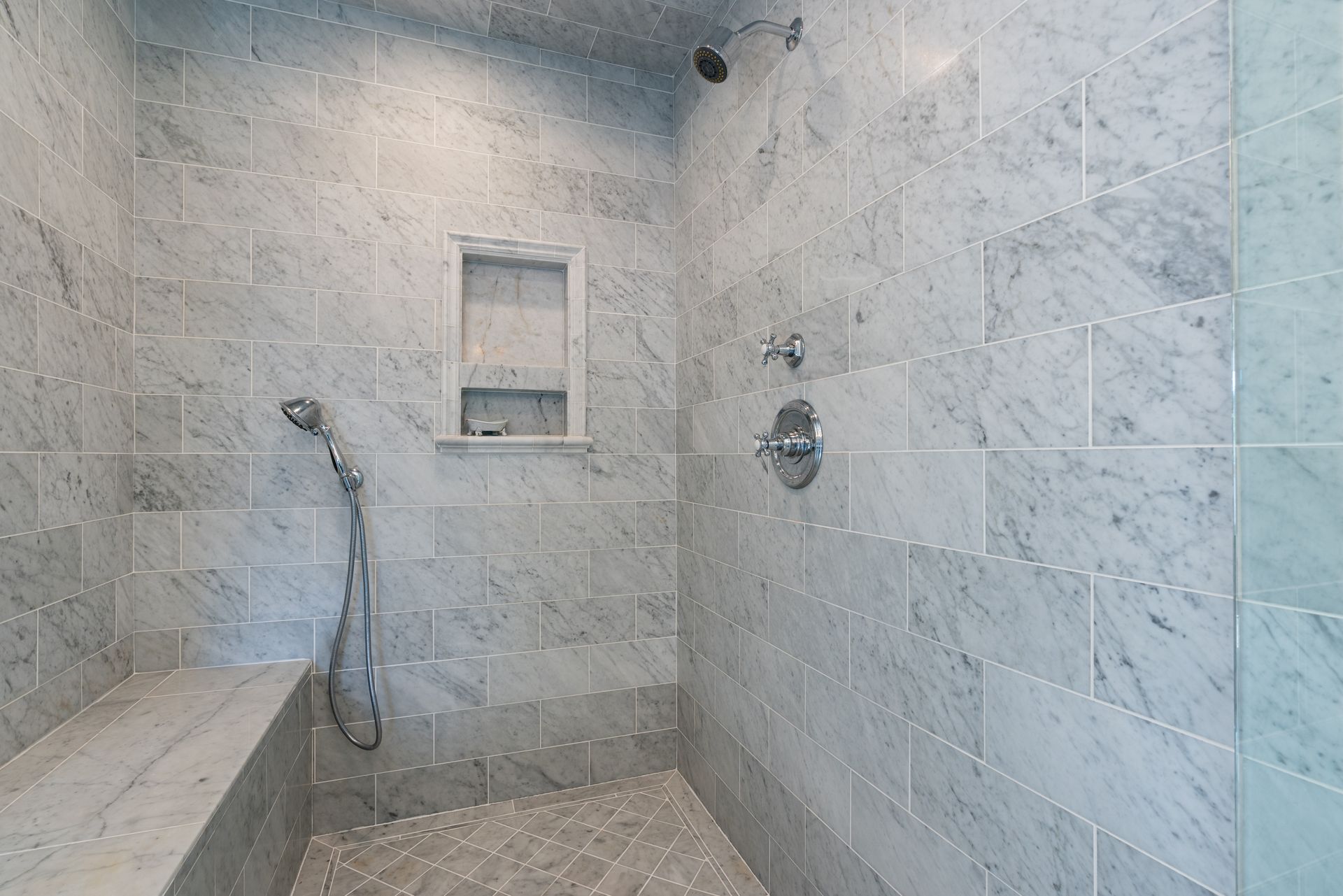 walk in shower with bench