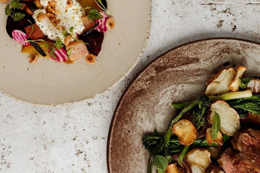 The Assistant's Singapore : Elegant restaurant interiors reflecting Singapore’s position in world gastronomy.