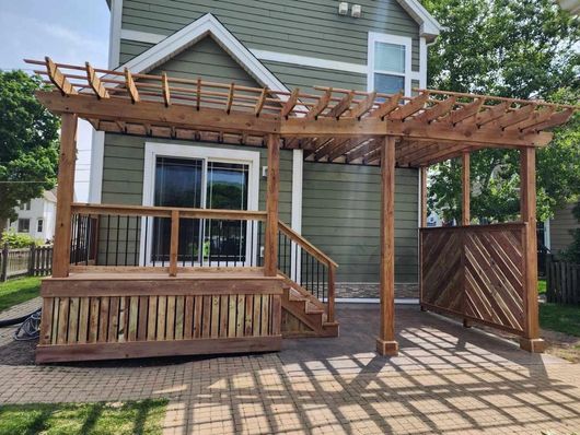 deck contractor