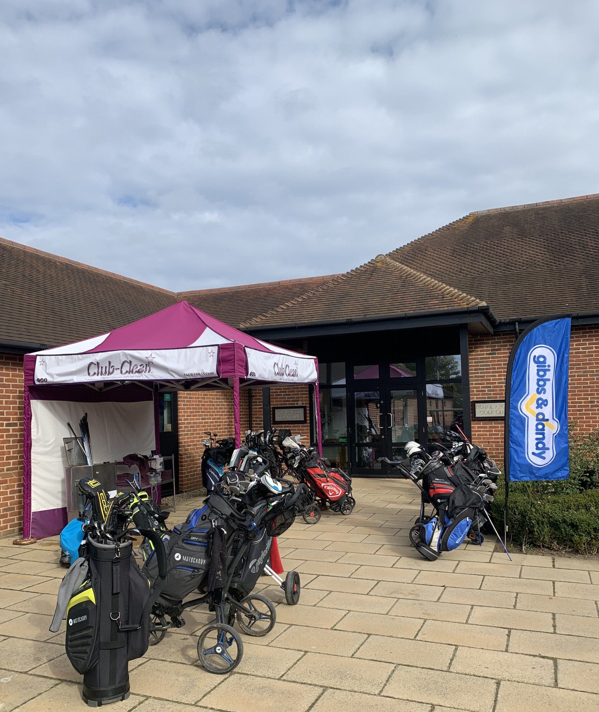 golf club cleaning, Ascot golf event