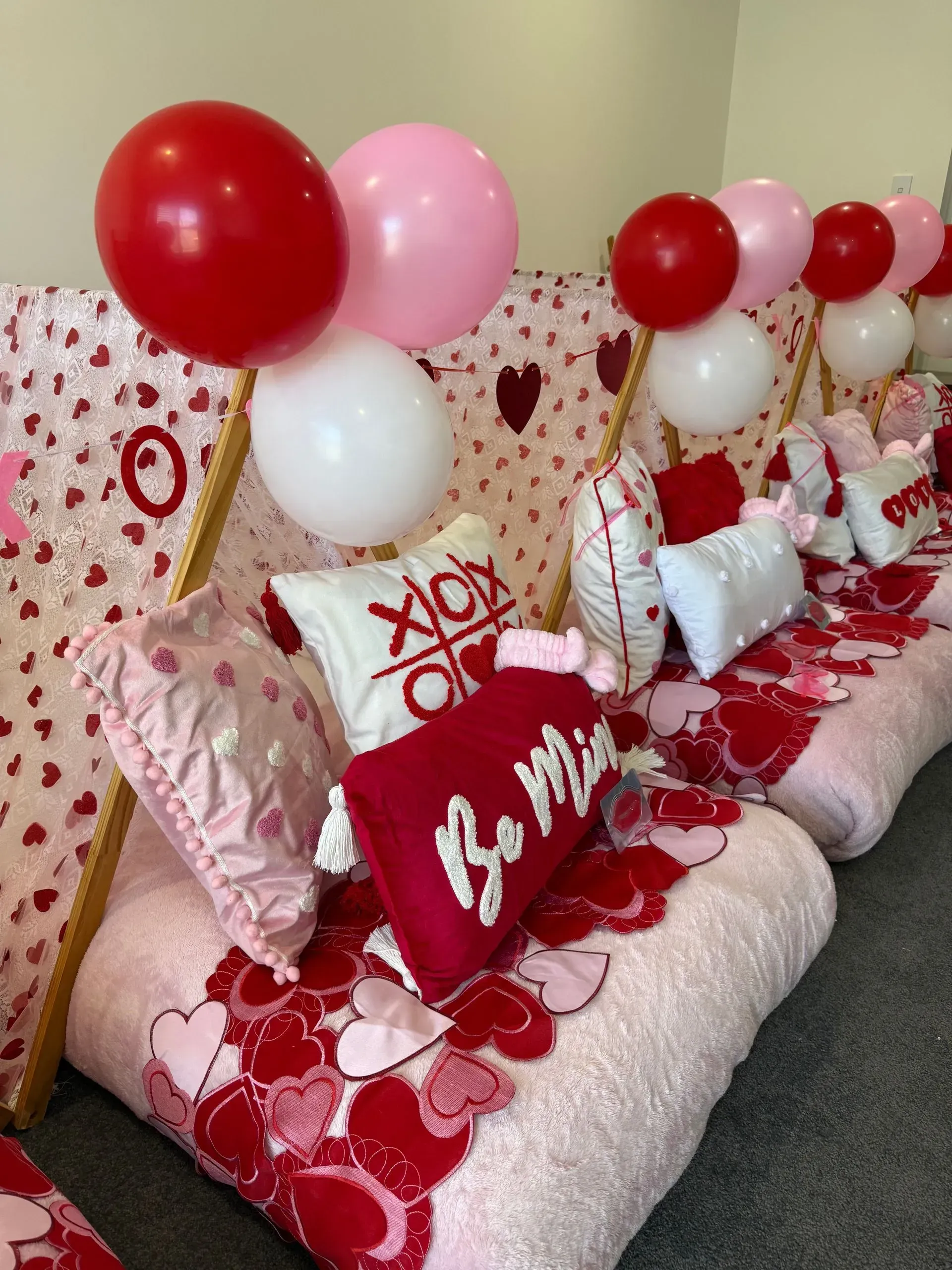 Heart-themed Valentine’s Day Gift Display — Sweet Parties & Braids in Tatton, NSW