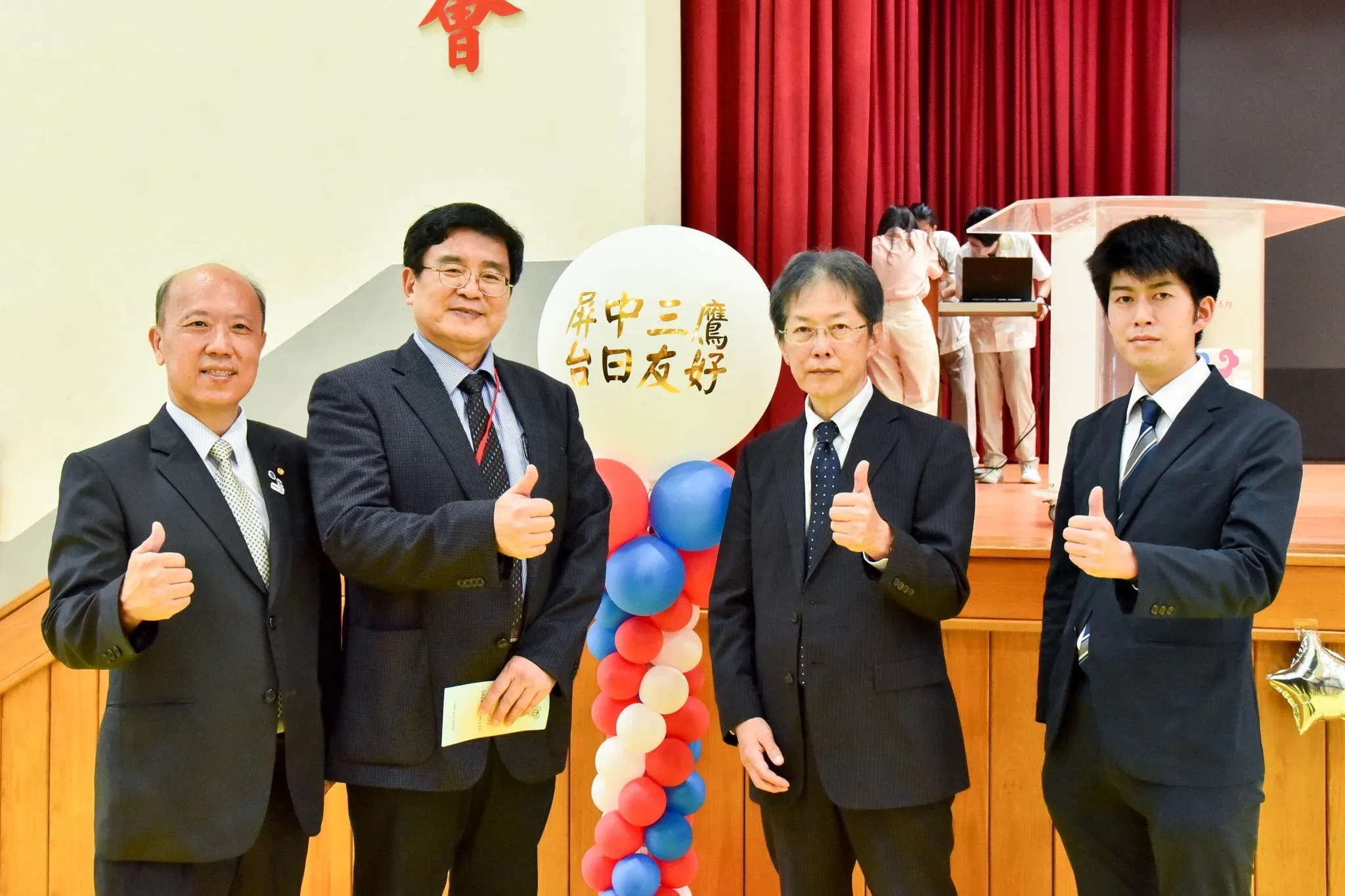 飛達攝影｜屏東韓式證件照｜屏東全家福｜屏東團體照｜屏東活動攝影｜portrait｜family photo｜headshot
