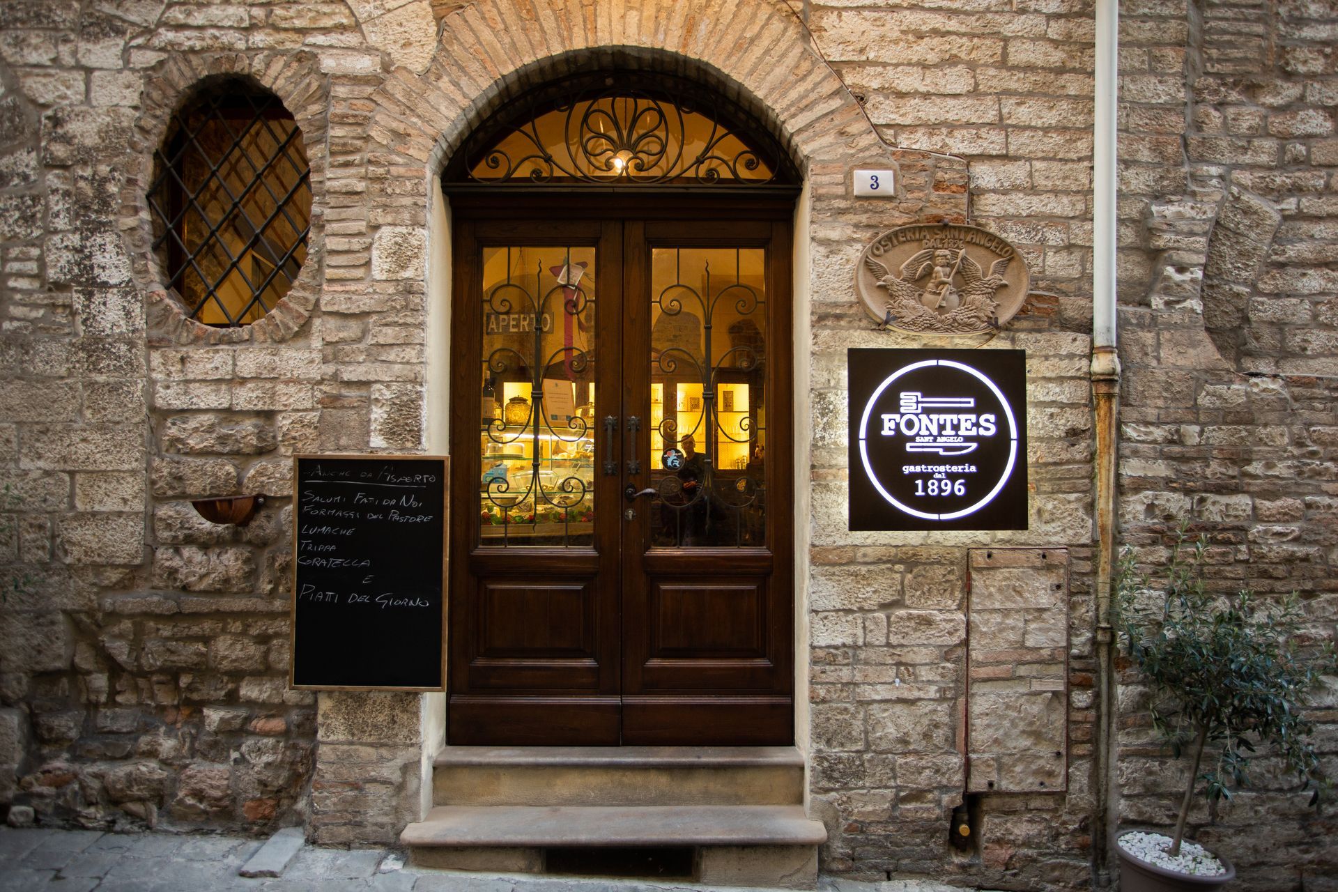 fontes insegna