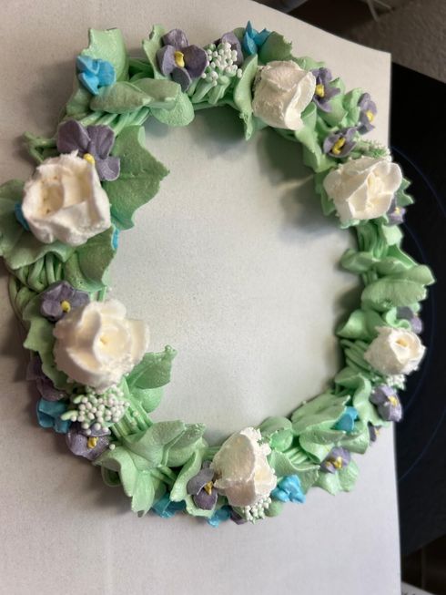 essbare blumen als blumenkranz