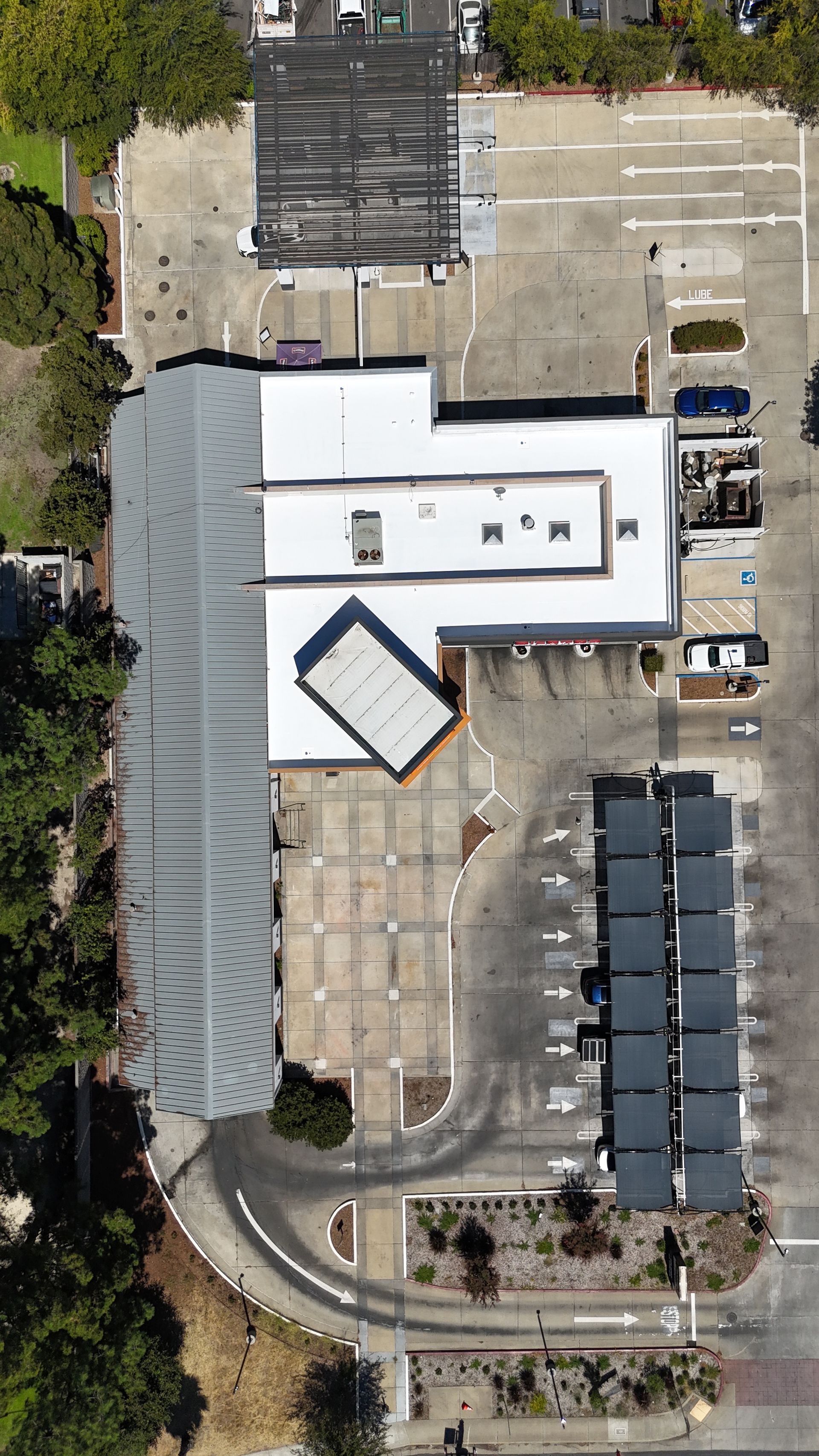 The Challenge: Aging Roof on a Tight Budget