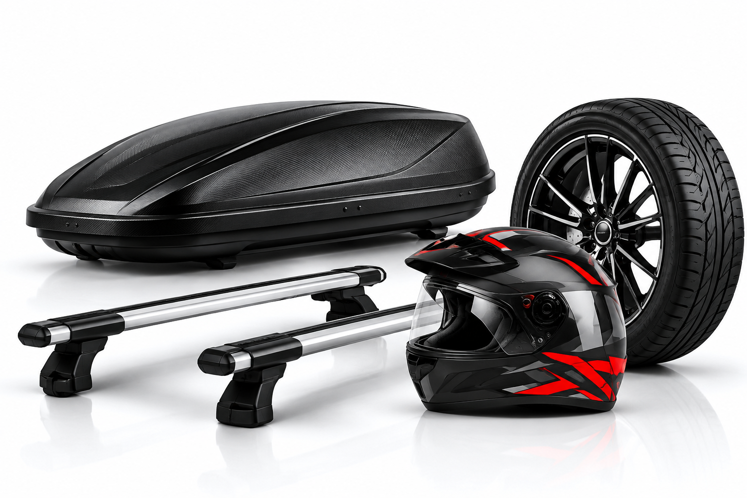 Box da tetto per auto nero, barre portatutto, ruota e casco da moto nero e rosso su sfondo bianco