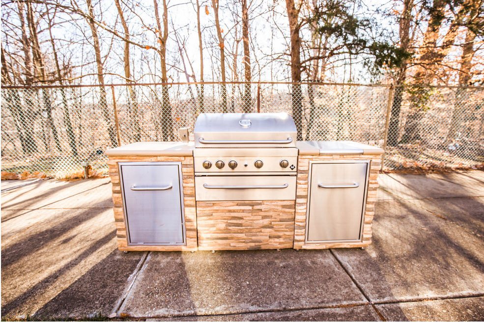 Community barbecue grill