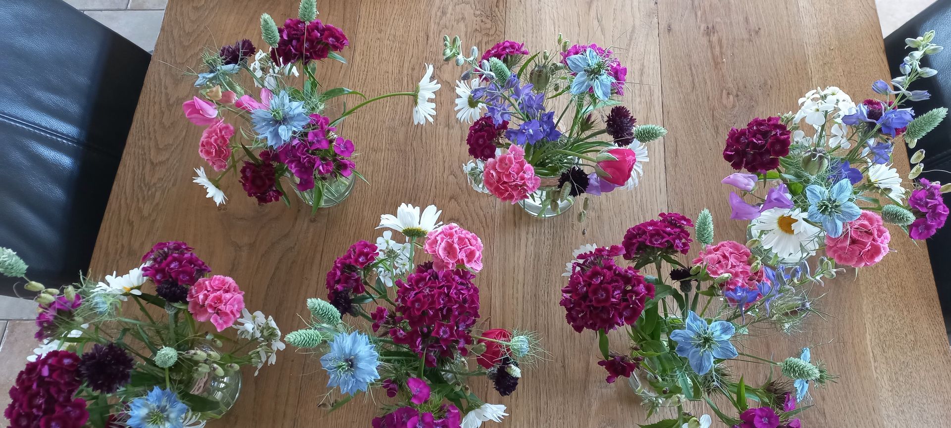 Plukbloemen voor een verjaardag