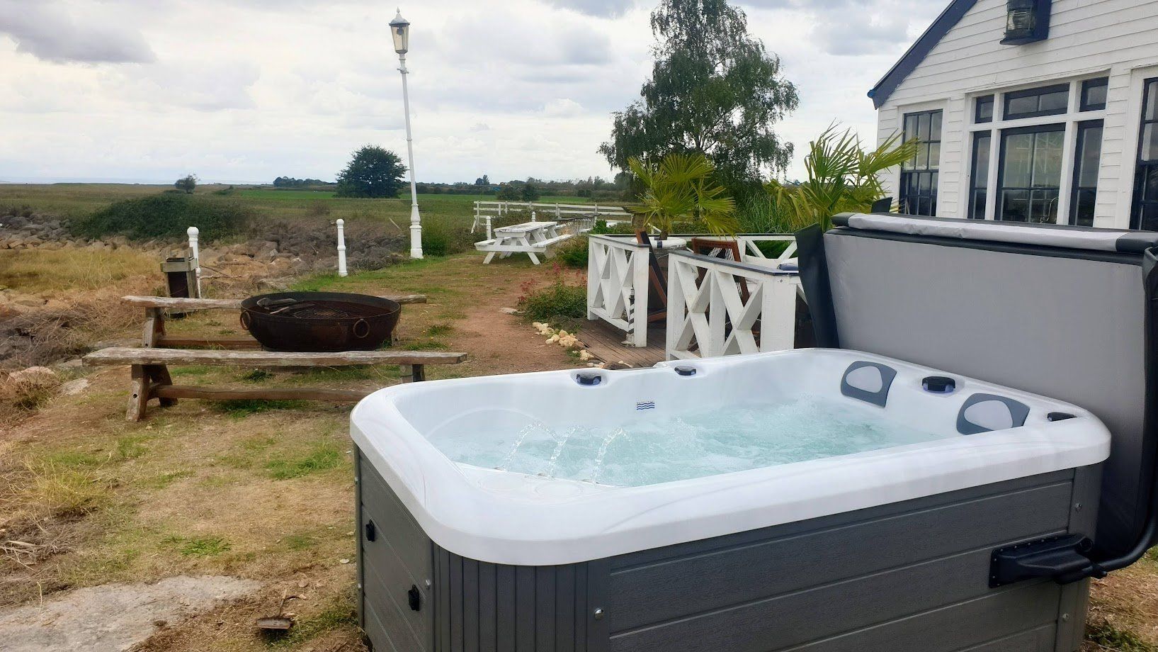 The private hot tub for the lodge at the West Usk Lighthouse.