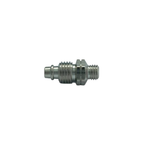 Um close de um conector de metal em um fundo branco.