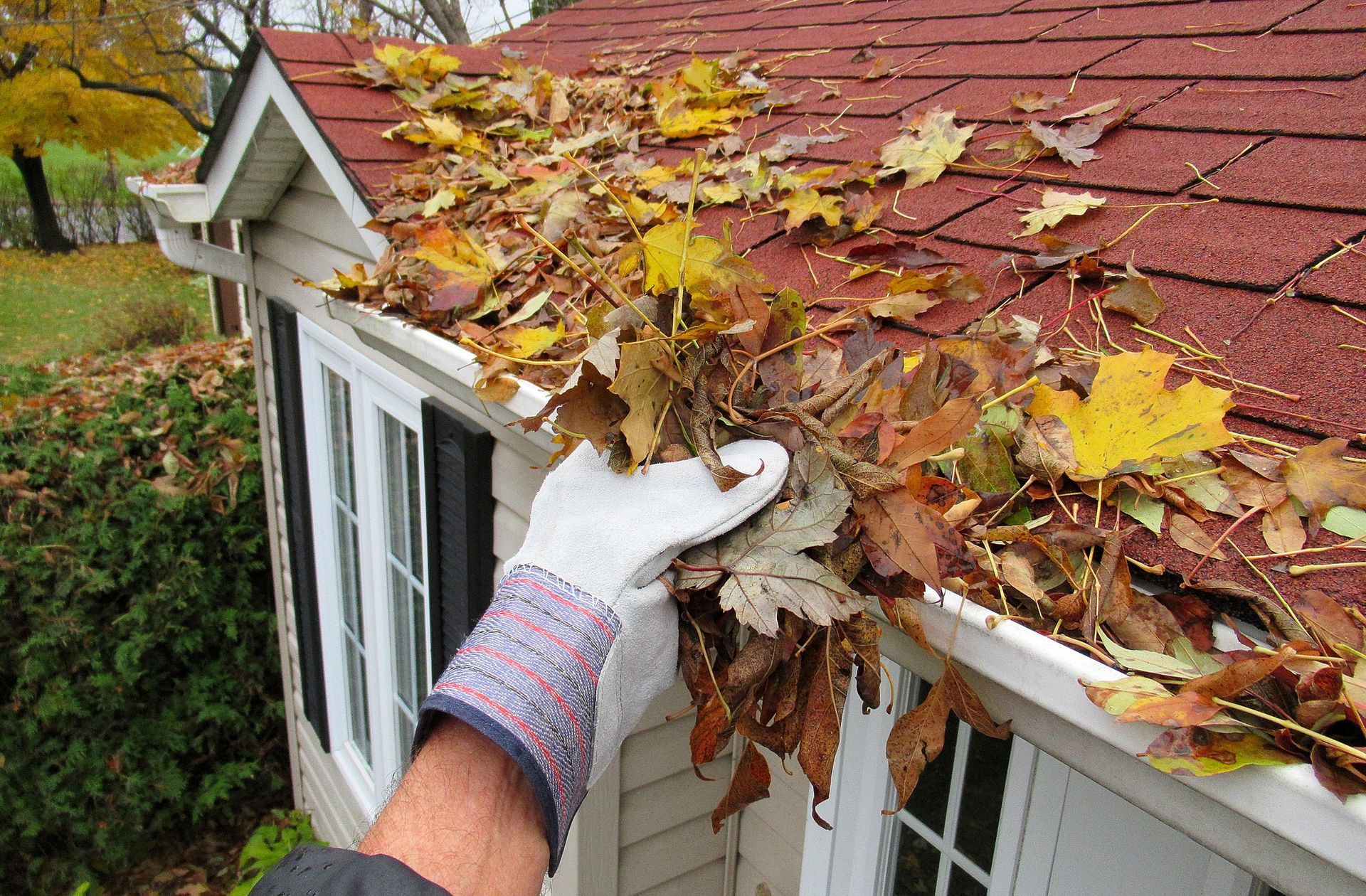 Man Cleaning Porch — Jesup, GA — O'Neal Premier Services