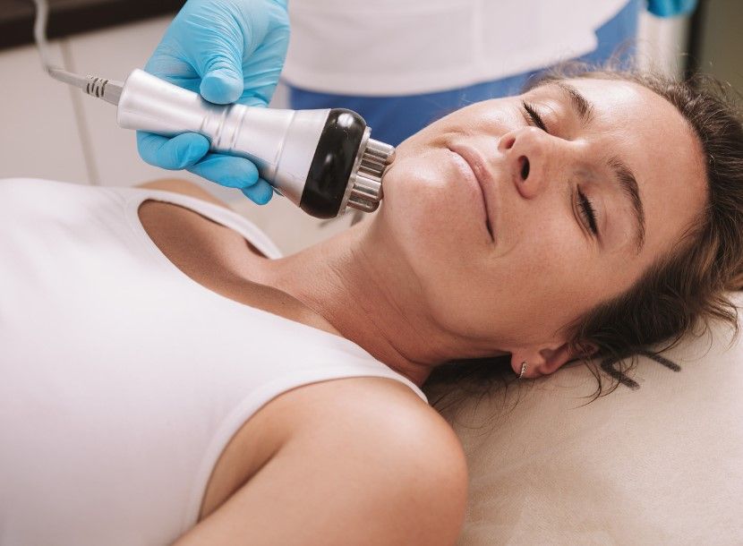 The Skinutrition Clinic performing  radio frequency skin tightening in Coventry 