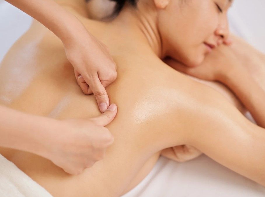 The Skinutrition Clinic performing a back massage in Coventry