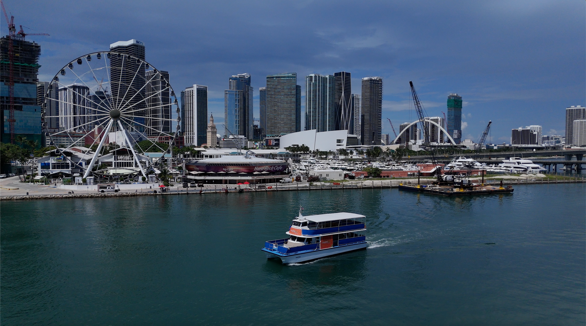 Island Wind Bayride Boat cruising Biscayne Bay