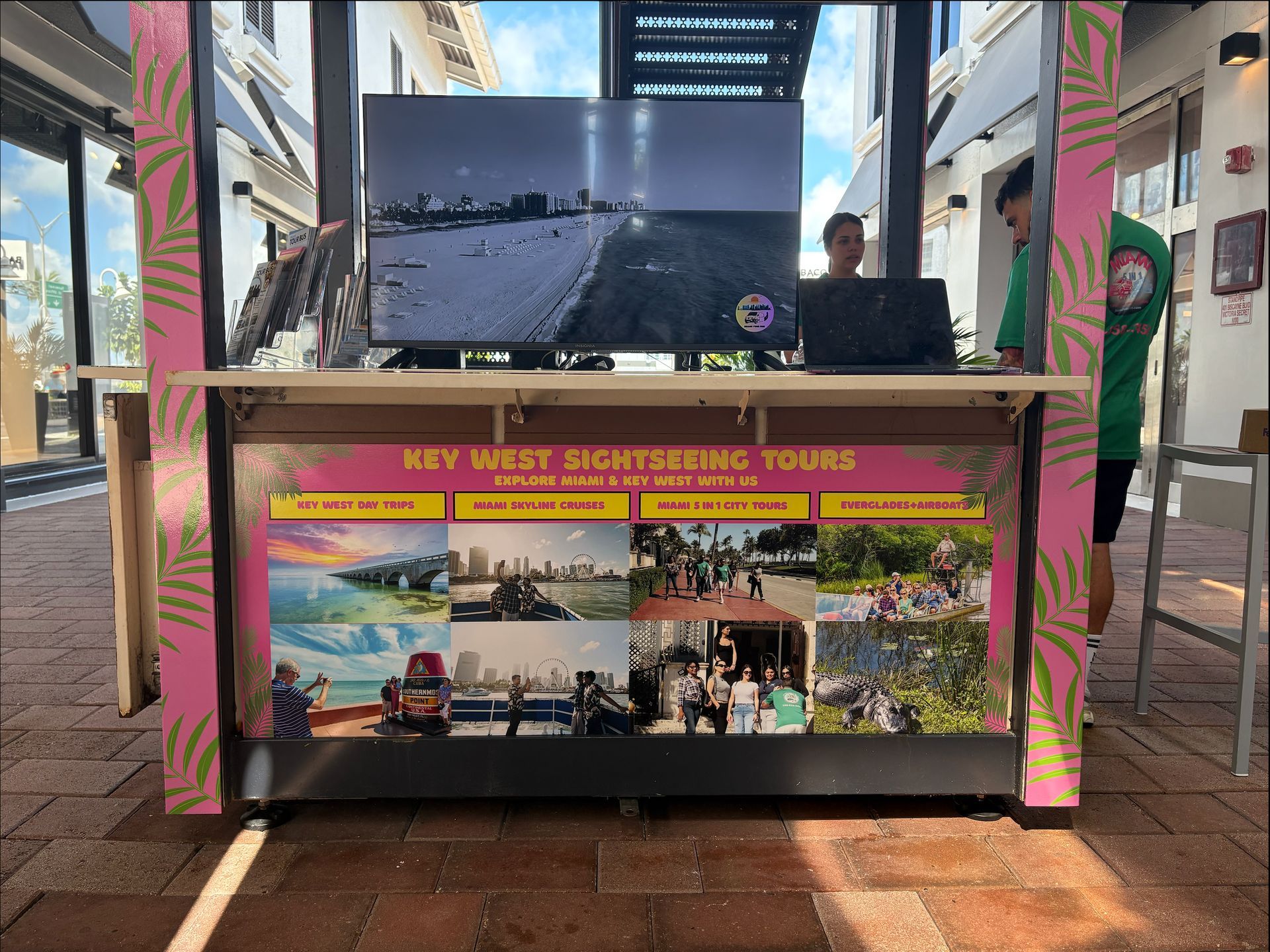 Kiosk at Bayside Marketplace with team Members of Miami Sightseeing Boat Tours