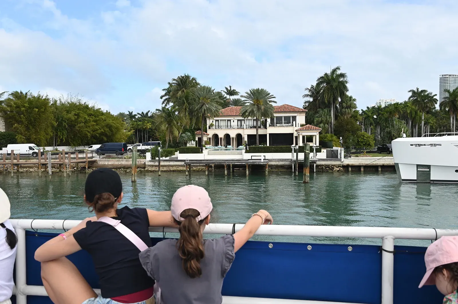 Celebrity homes on Miami boat tours with waterfront mansion on Star Island