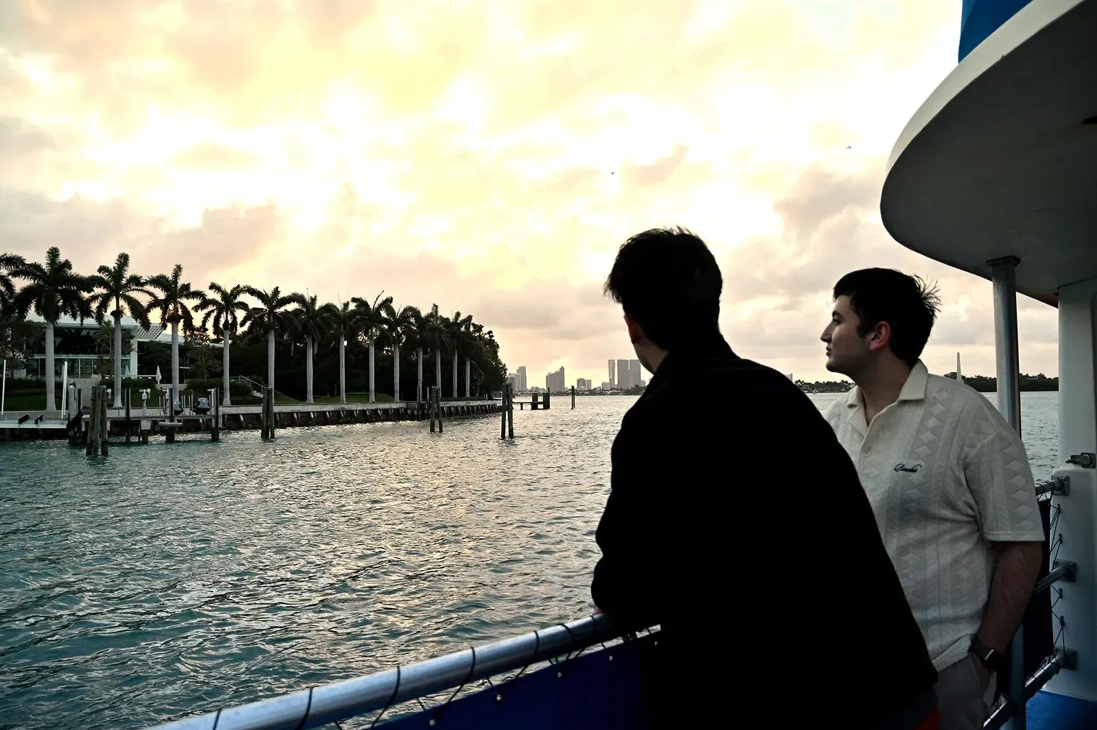 Celebrity homes seen from a narrated sightseeing cruise in Miami