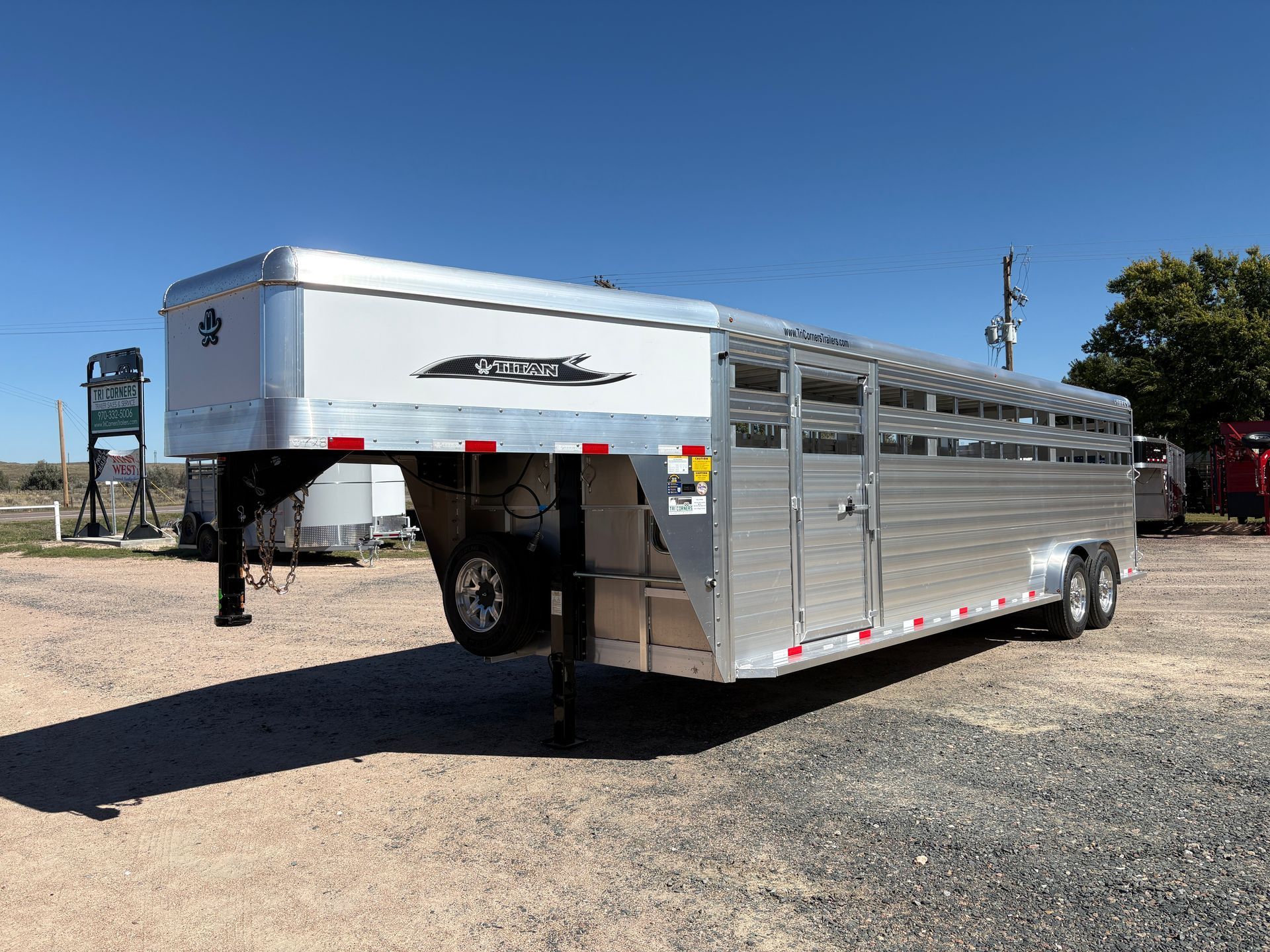 2026 Titan 7'6x26 ALUMINUM Livestock Trailer